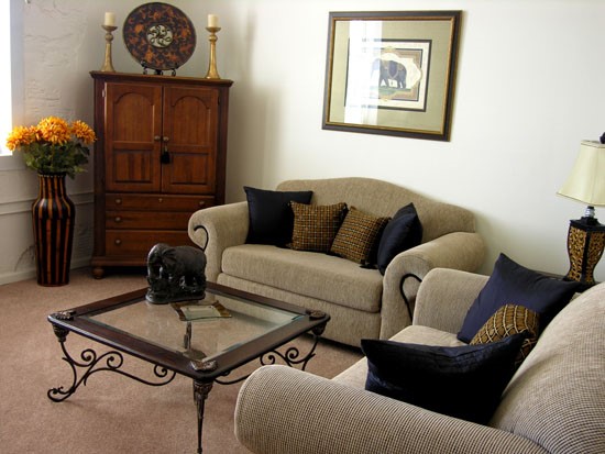 United Jewelers Apartments